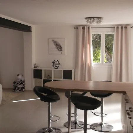 Villa Roquebrune * 罗克布伦河畔阿尔让